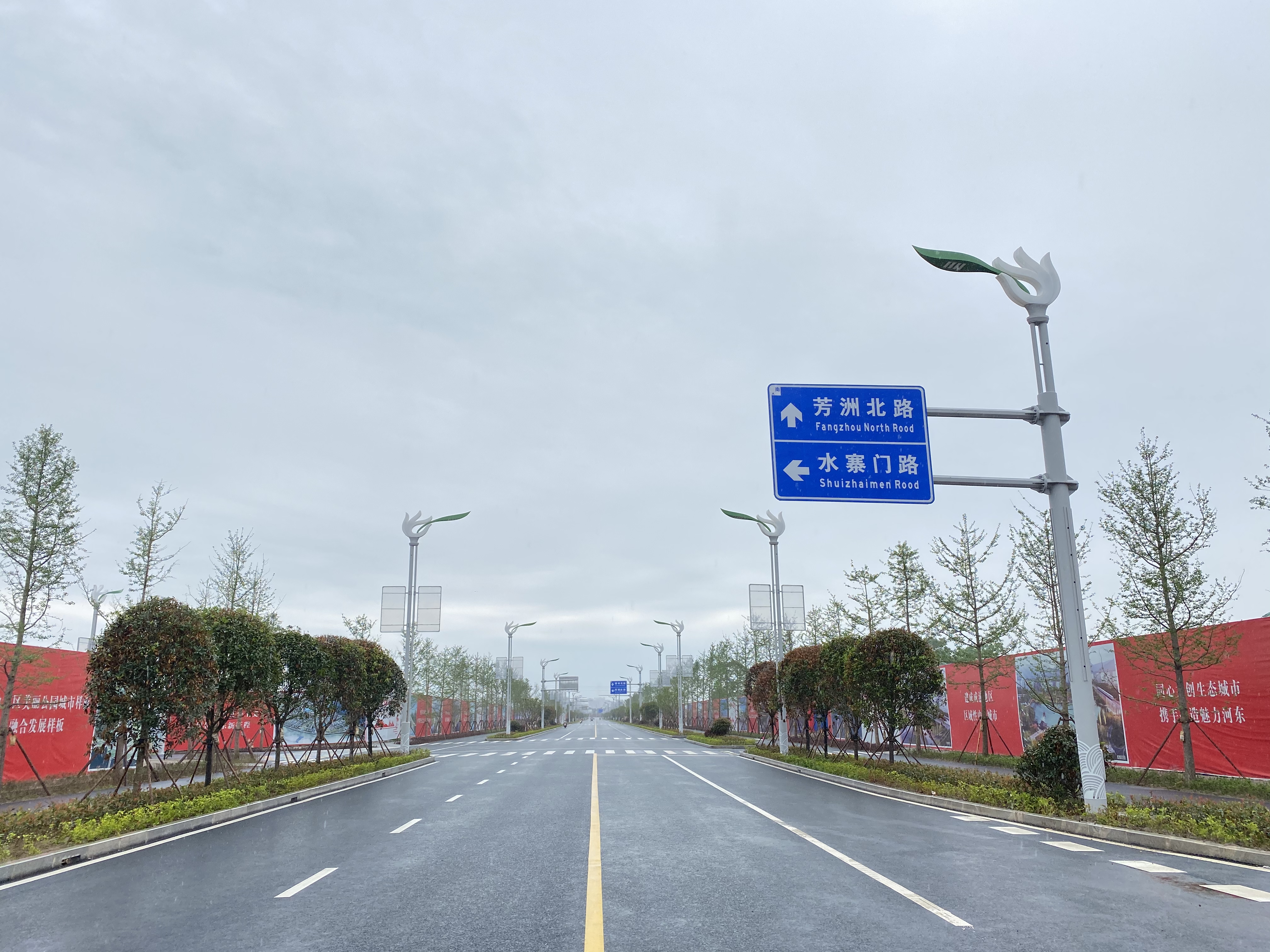 智慧路燈標準答案——遂寧首條多桿合一智慧景觀路燈示范段！